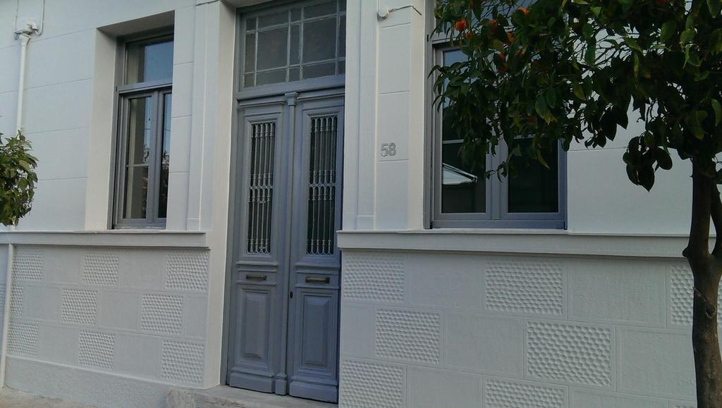 Neoclassical House At Metro Station Attiki Aten Exteriör bild